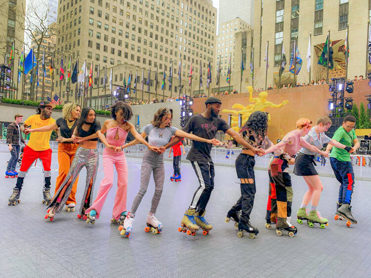 Roller Skates Riding People on roller skates Riding the skate Train at Flippers In New York ...
